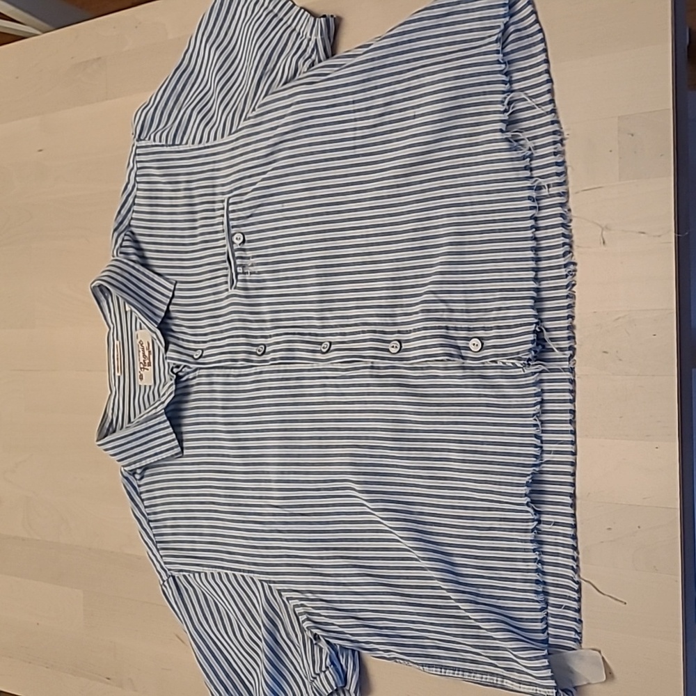 LIKE NEW Penguin Munsingwear Blue and White Striped Boxy Blouse Vintage Inspo